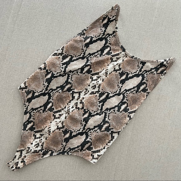 ARITZIA Tna '90s Cozumel Snake Print Open Back Bodysuit - Picture 8 of 11